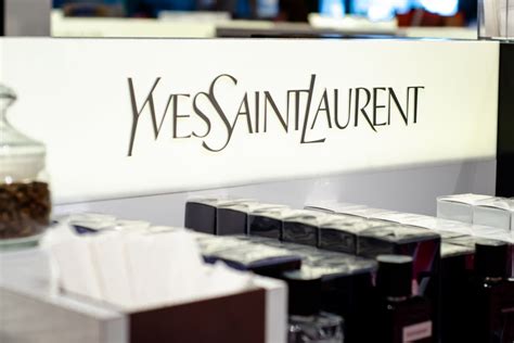 yves saint laurent pagina oficial